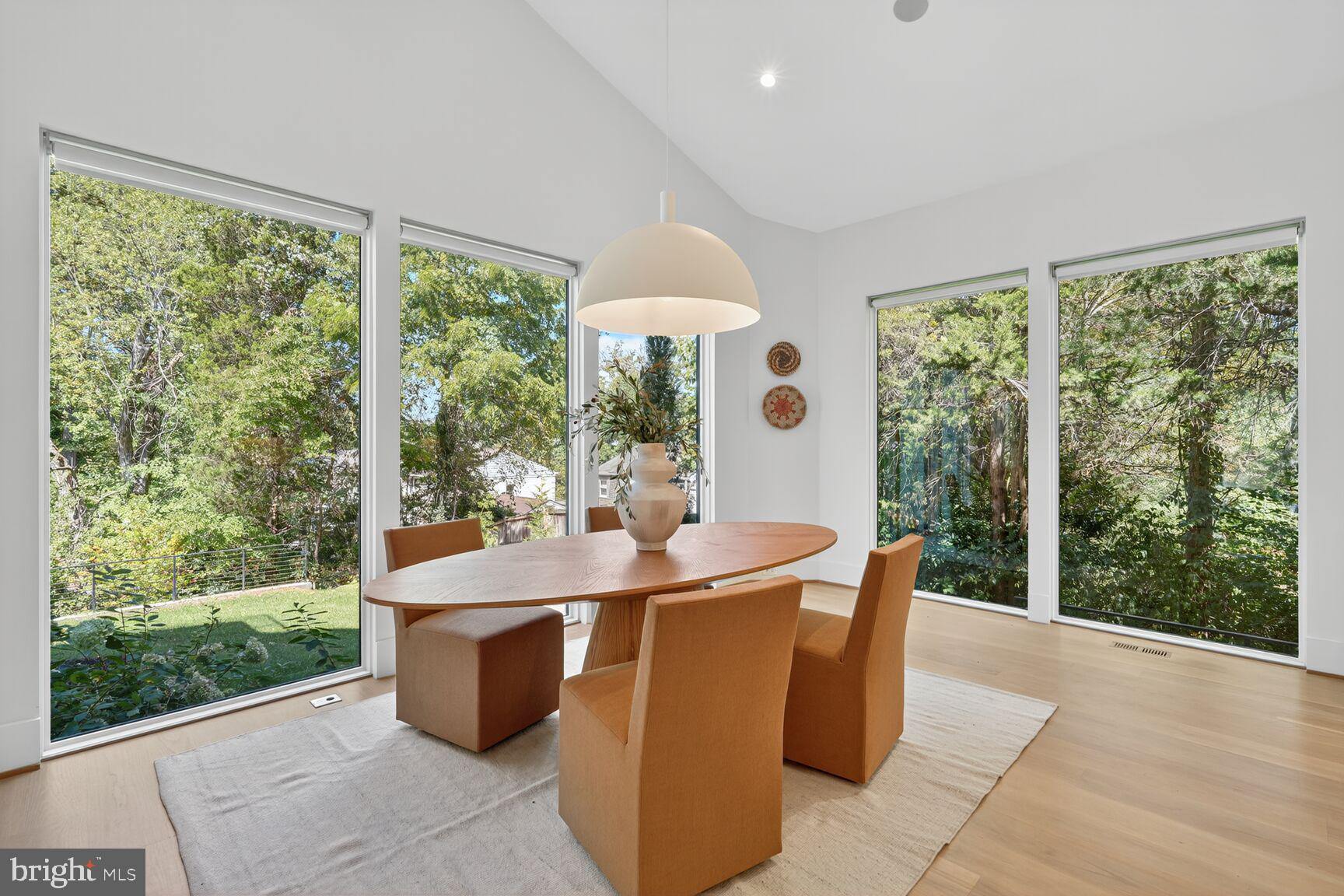 INGLESIDE - Residential