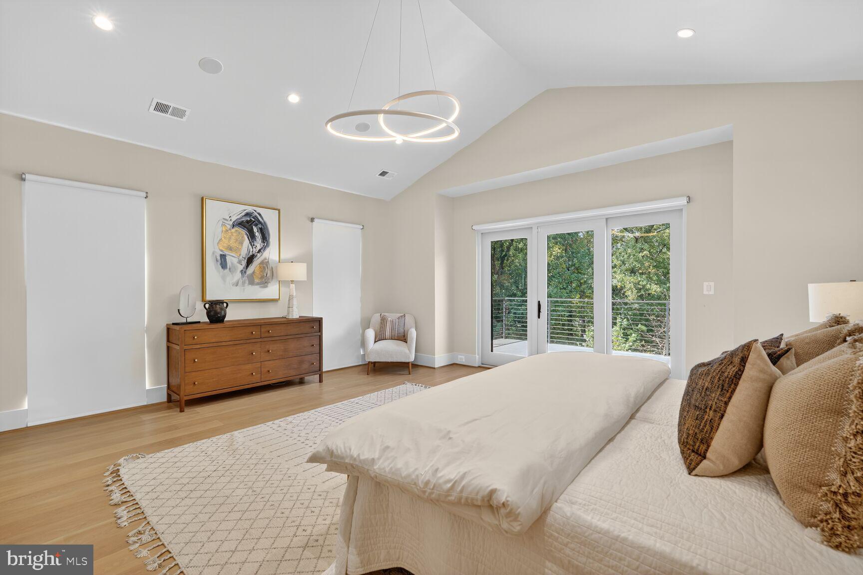 INGLESIDE - Residential