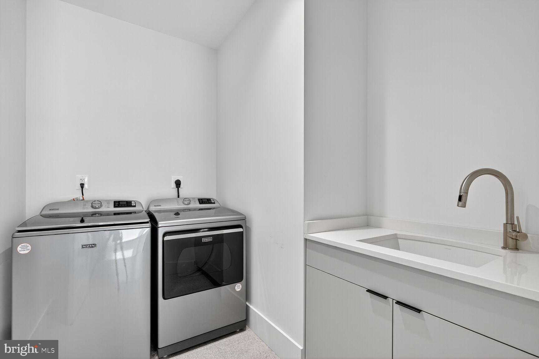 INGLESIDE - Residential