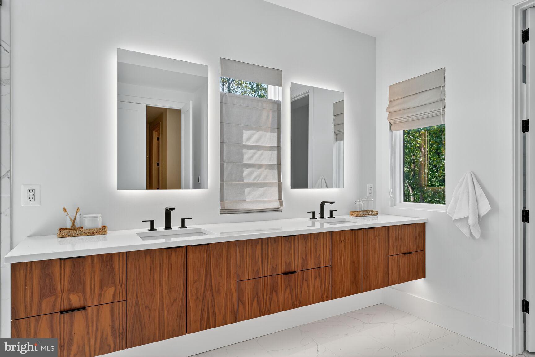 INGLESIDE - Residential