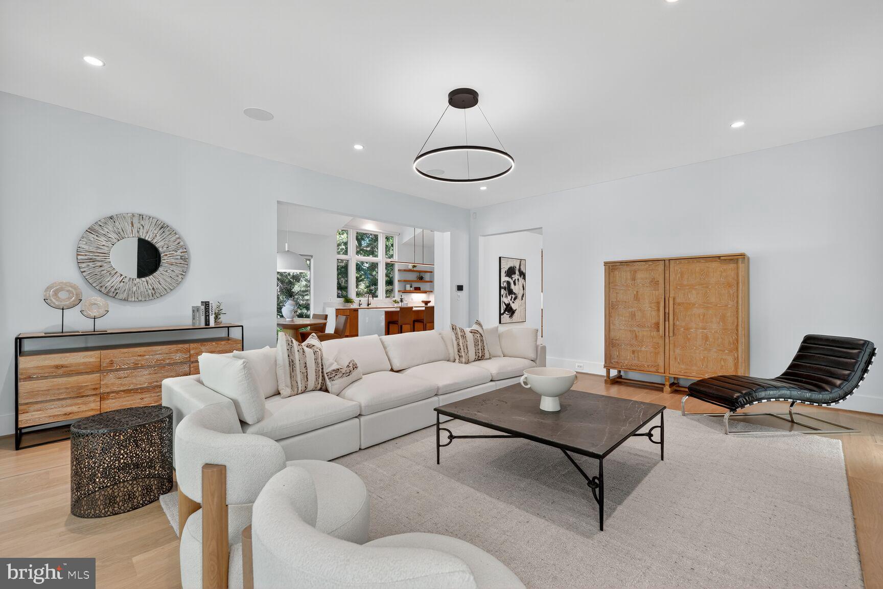 INGLESIDE - Residential