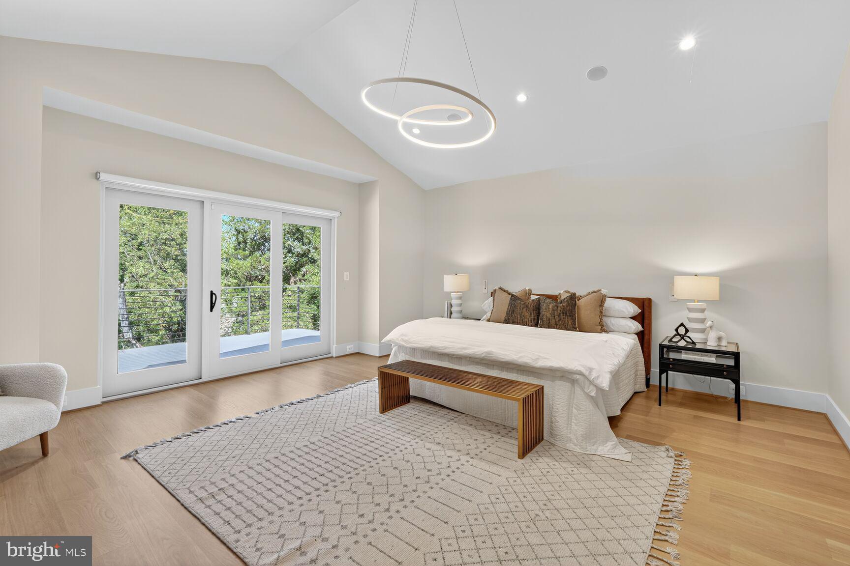 INGLESIDE - Residential