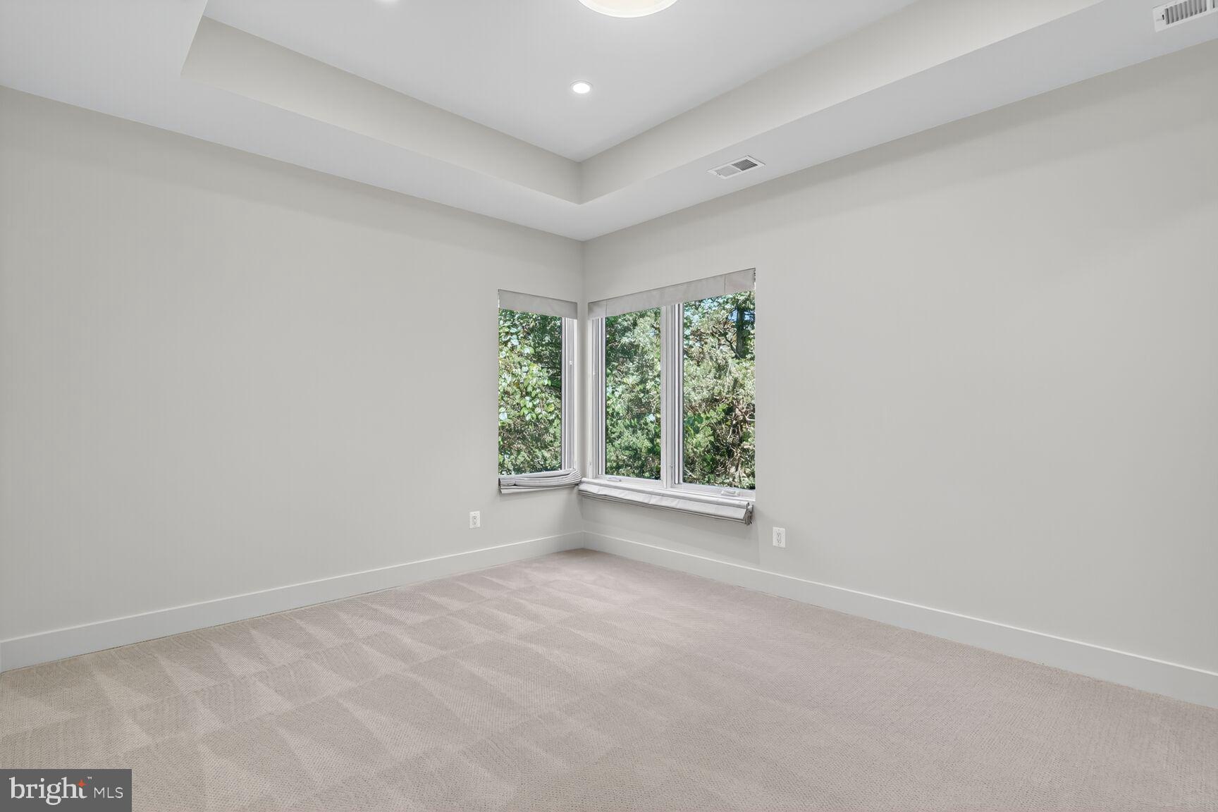 INGLESIDE - Residential