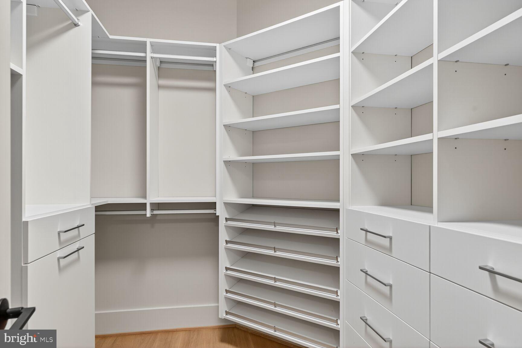 INGLESIDE - Residential