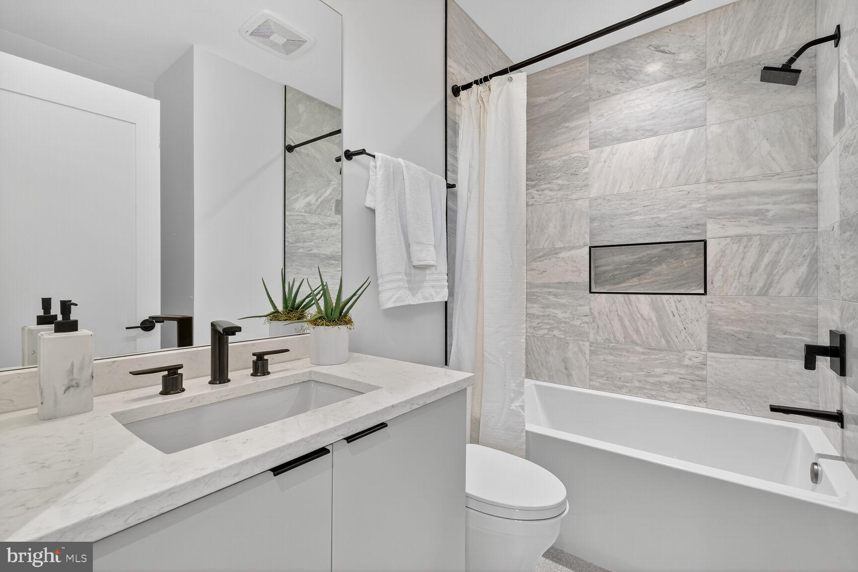 INGLESIDE - Residential