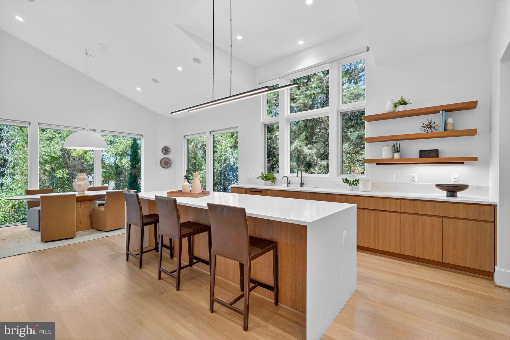 INGLESIDE - Residential