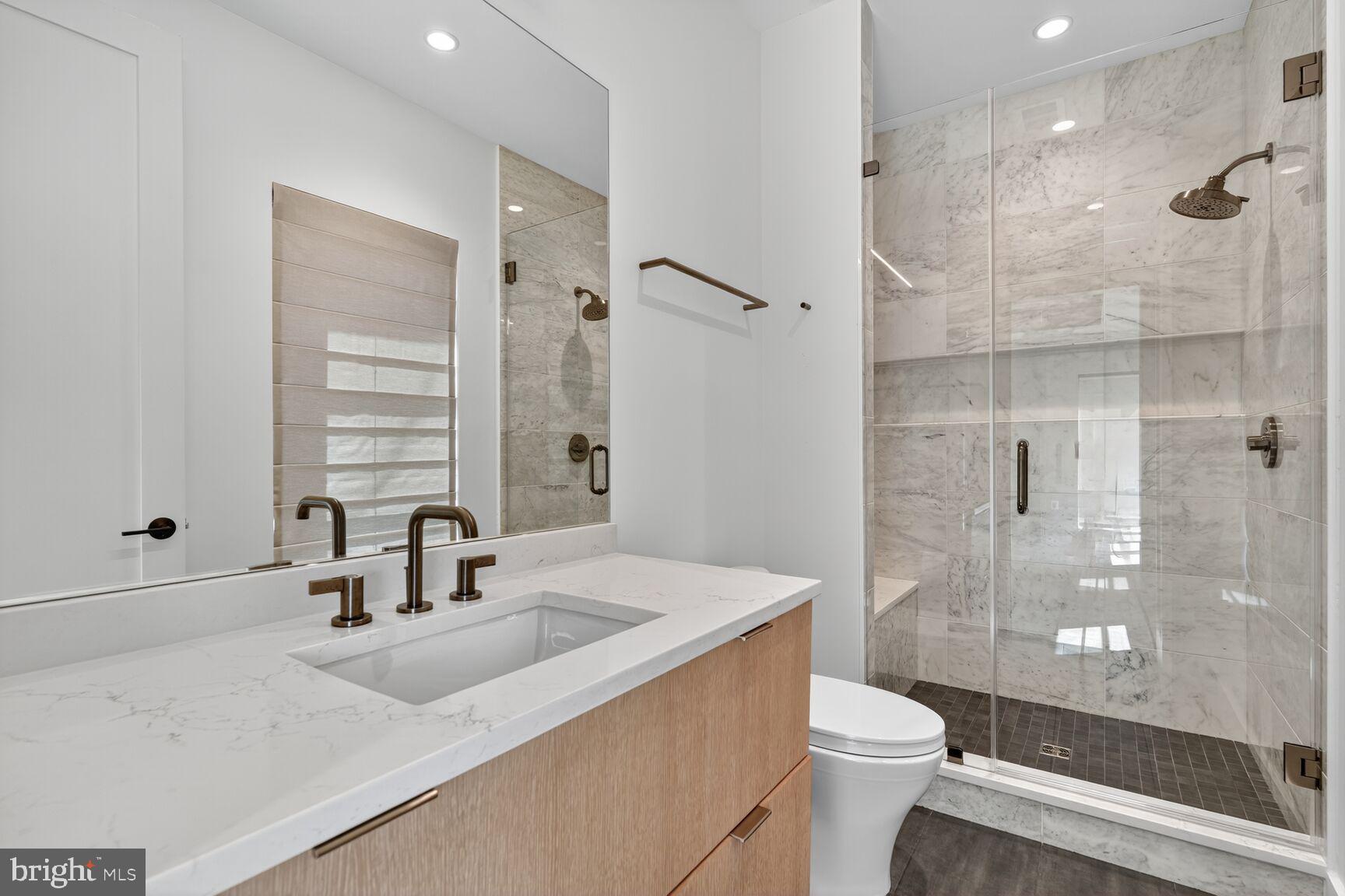 INGLESIDE - Residential