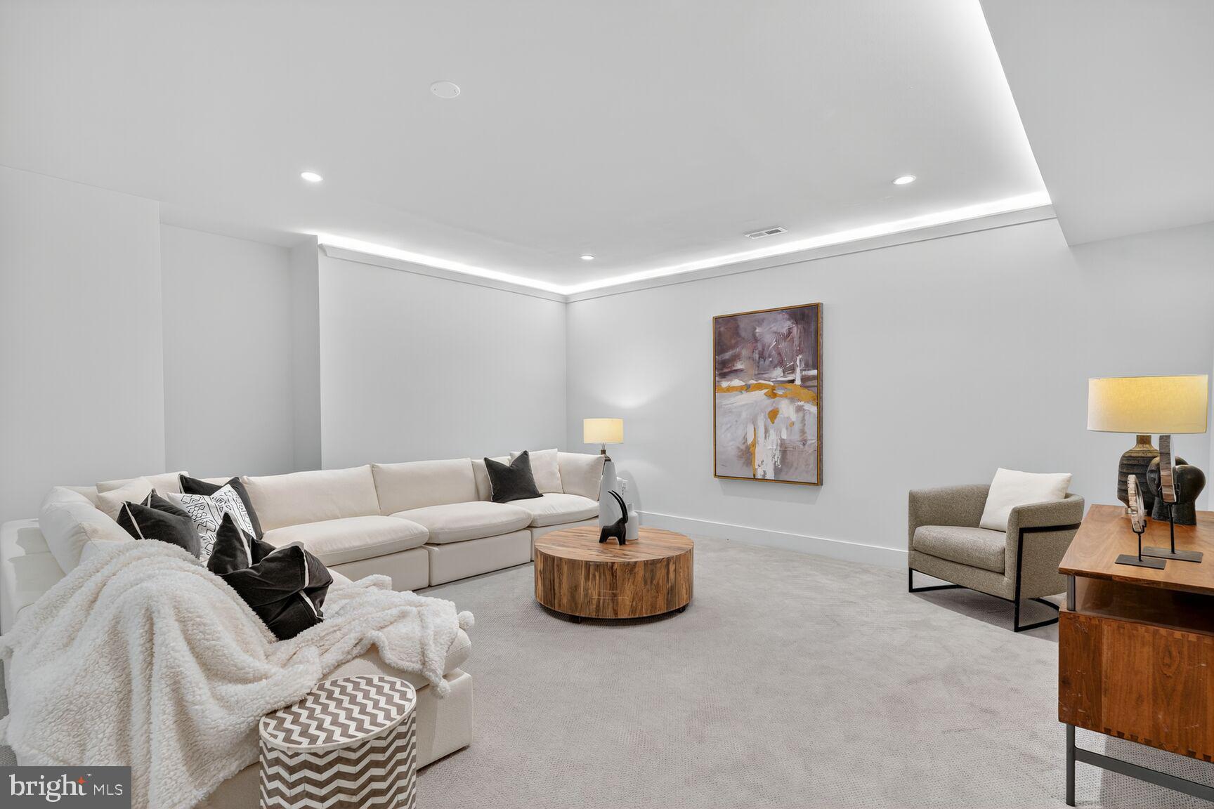 INGLESIDE - Residential