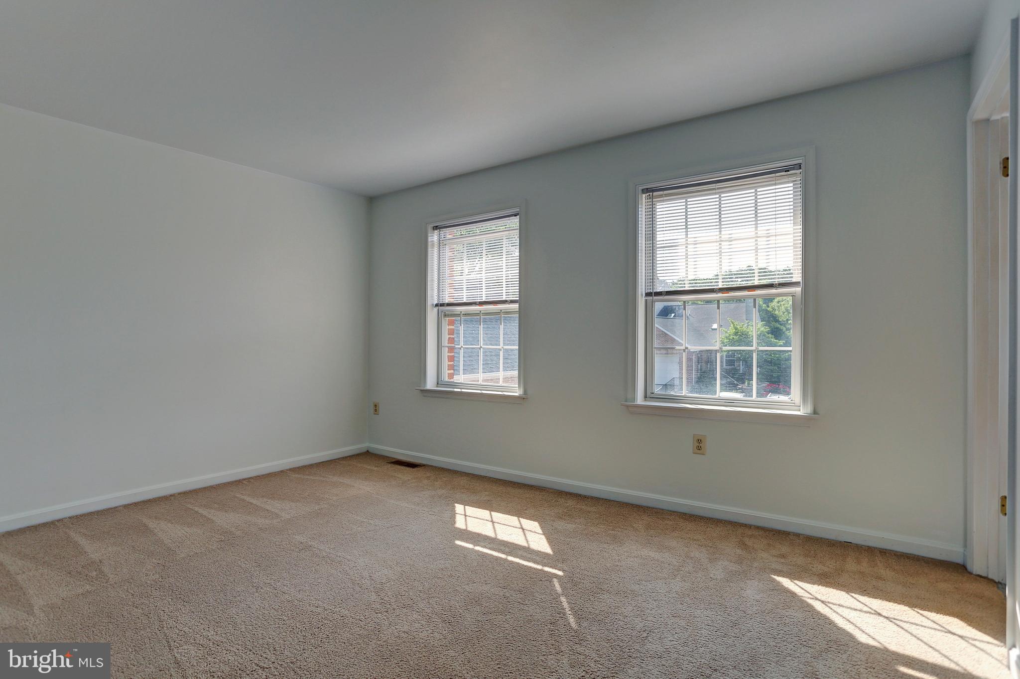 BEAUMONT SQUARE - Residential