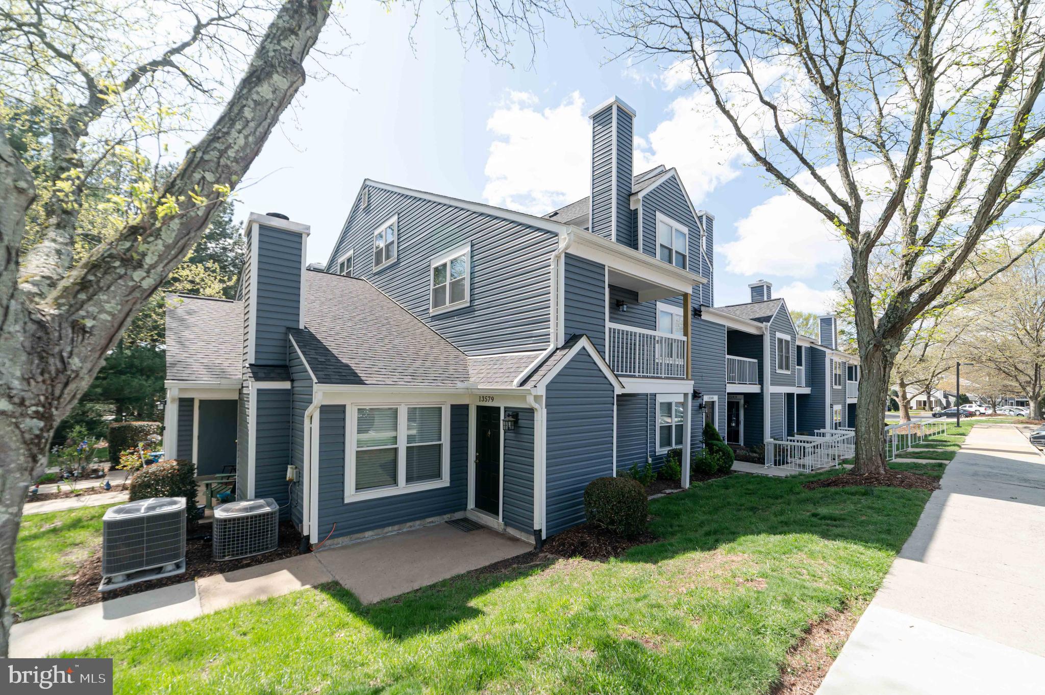 PONDS AT CENTREVILLE - Residential