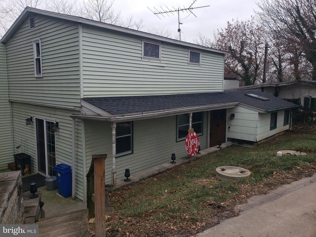 Photo of 182 Pinetown Rd, LEOLA, PA 17540 (MLS # PALA2062326)