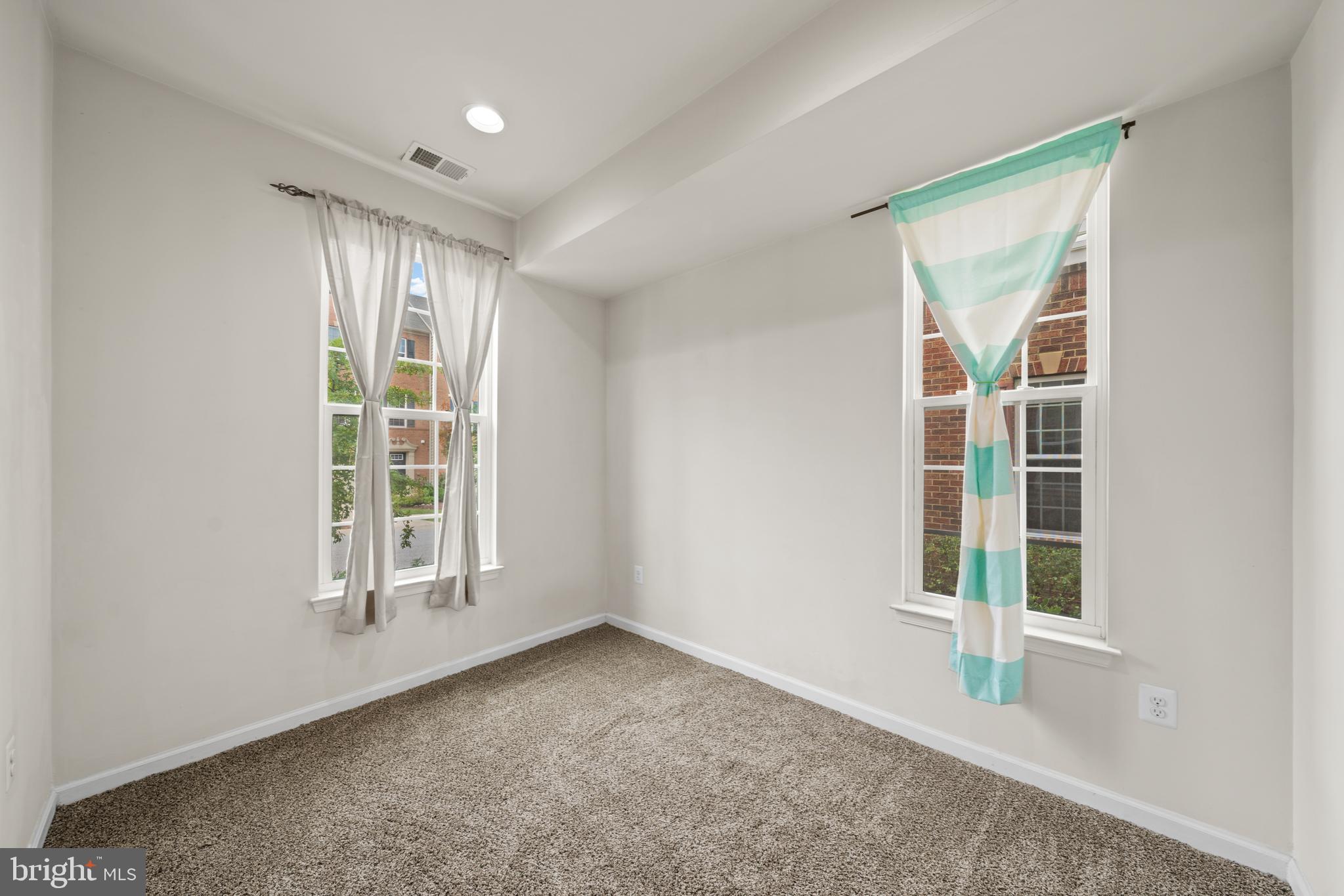 HOWARD SQUARE - Residential Lease