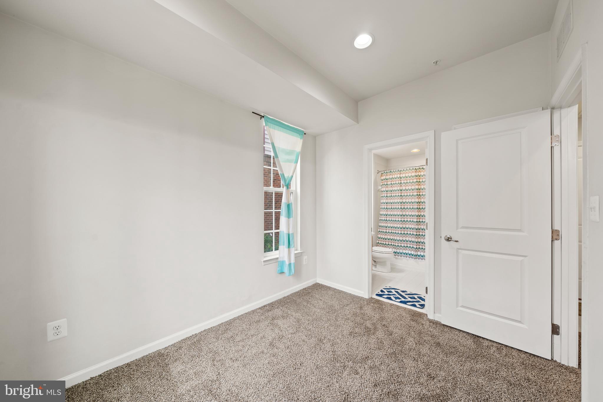 HOWARD SQUARE - Residential Lease