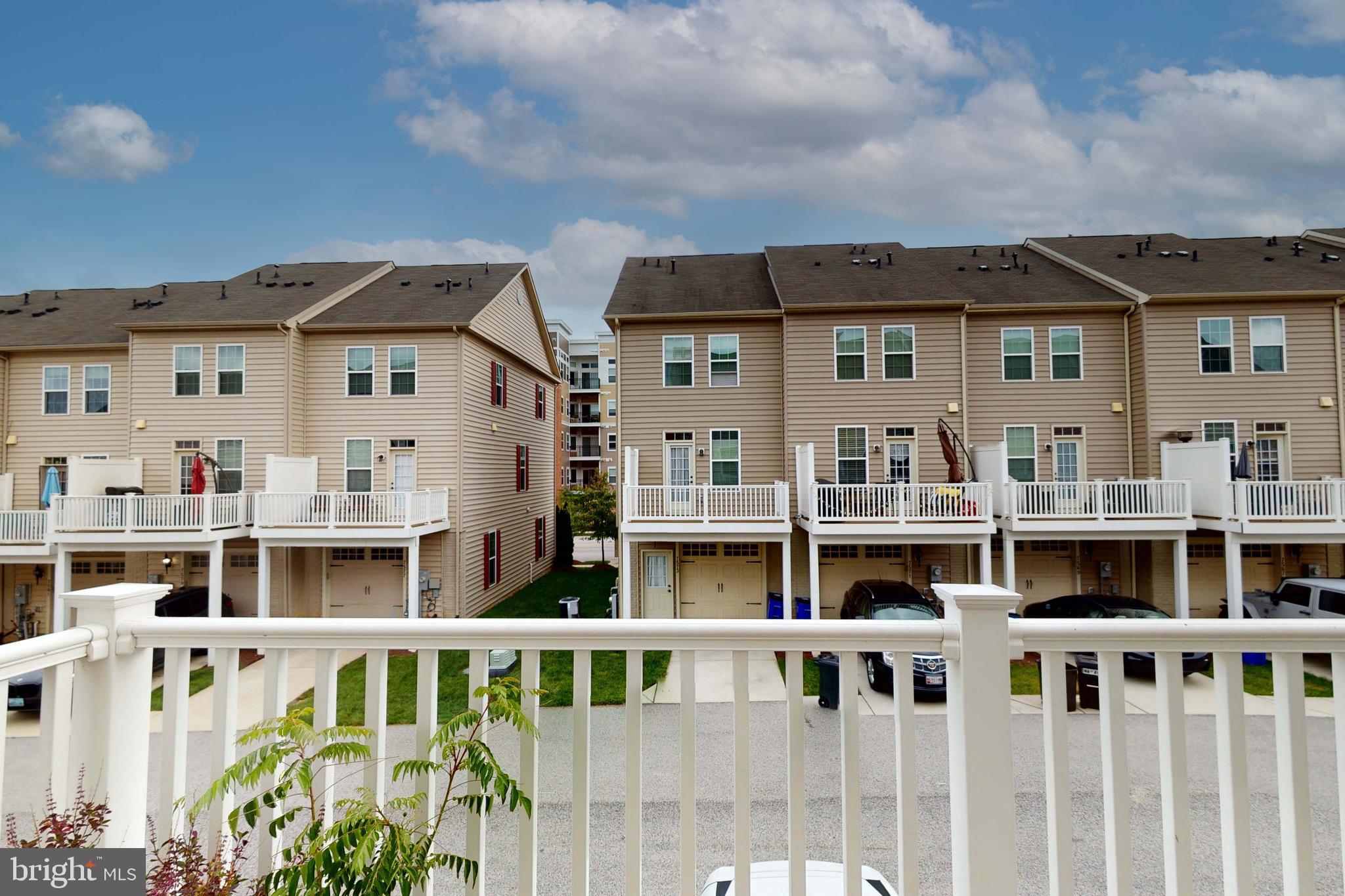 HOWARD SQUARE - Residential Lease