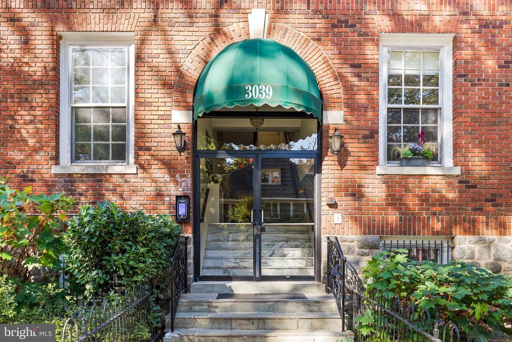 Photo of 3039 Macomb Street NW #35, WASHINGTON, DC 20008 (MLS # DCDC2228110)