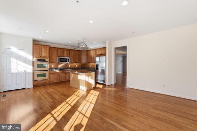 RESERVE AT TYSONS CORNER - Residential Lease