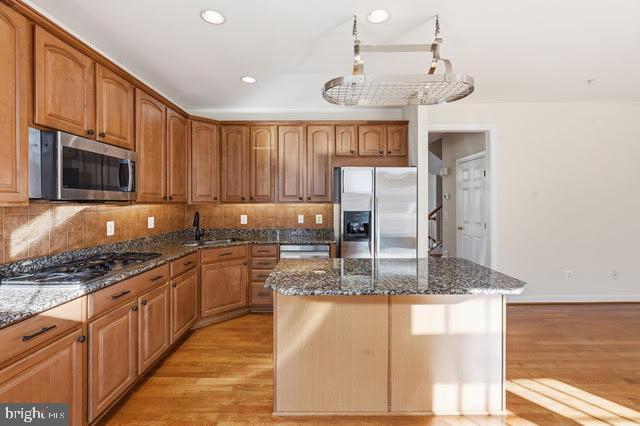 RESERVE AT TYSONS CORNER - Residential Lease