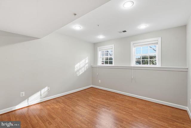 RESERVE AT TYSONS CORNER - Residential Lease