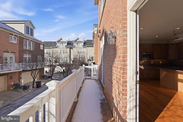 RESERVE AT TYSONS CORNER - Residential Lease