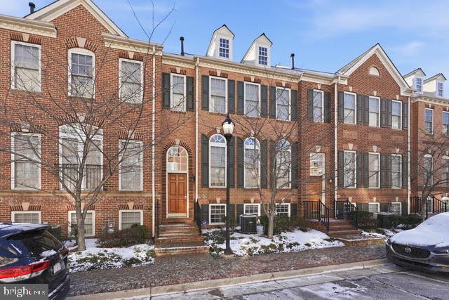 RESERVE AT TYSONS CORNER - Residential Lease