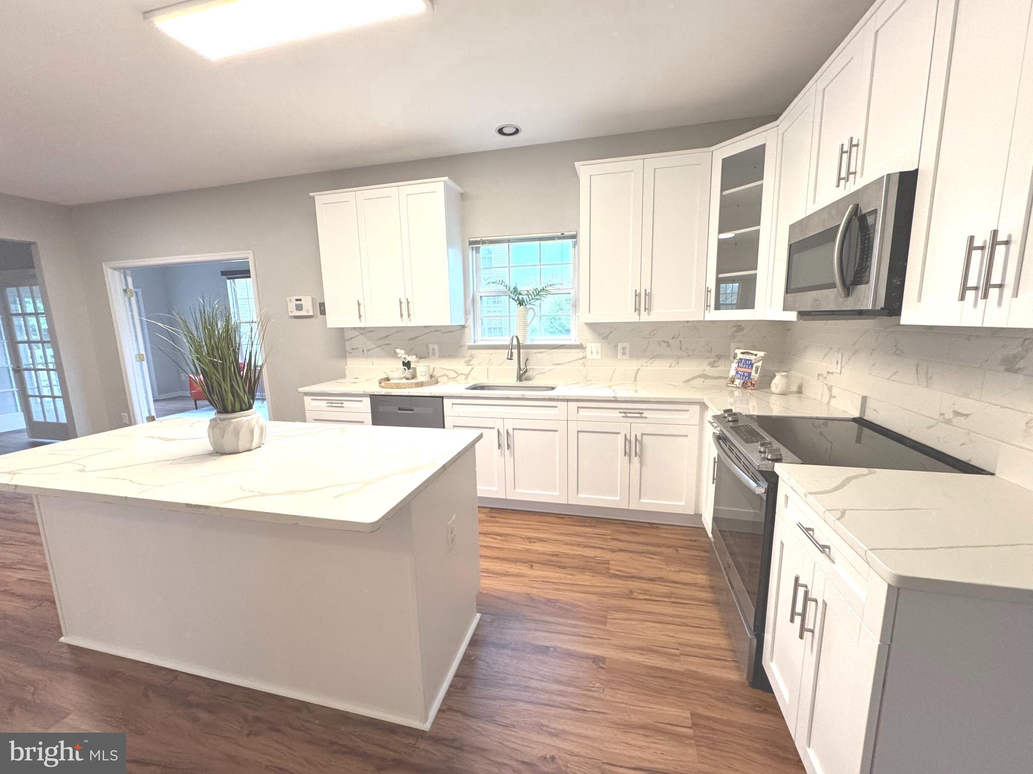 CROSSROADS MANOR - Residential