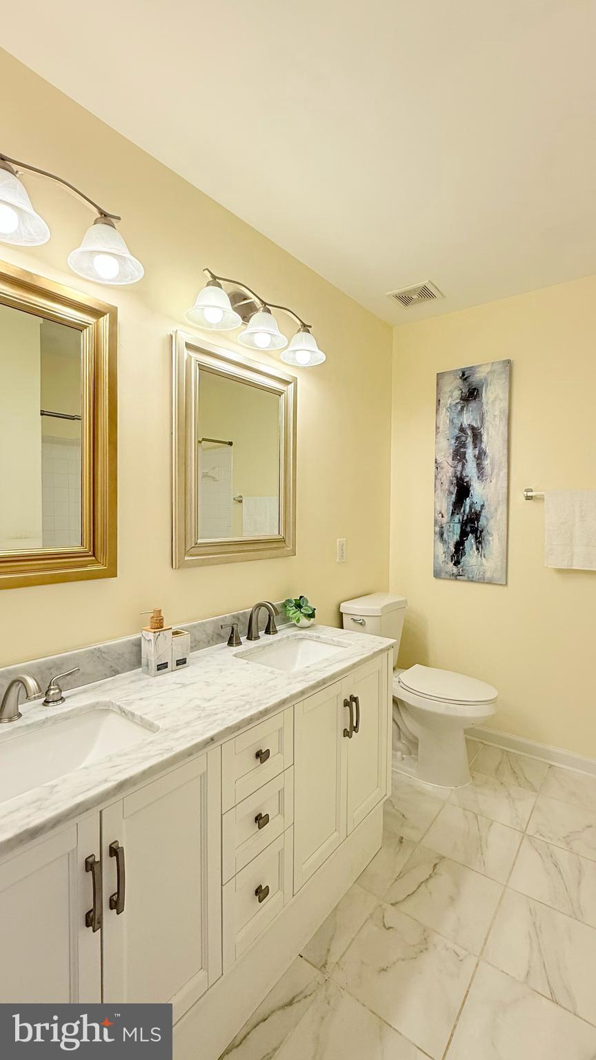 CROSSROADS MANOR - Residential