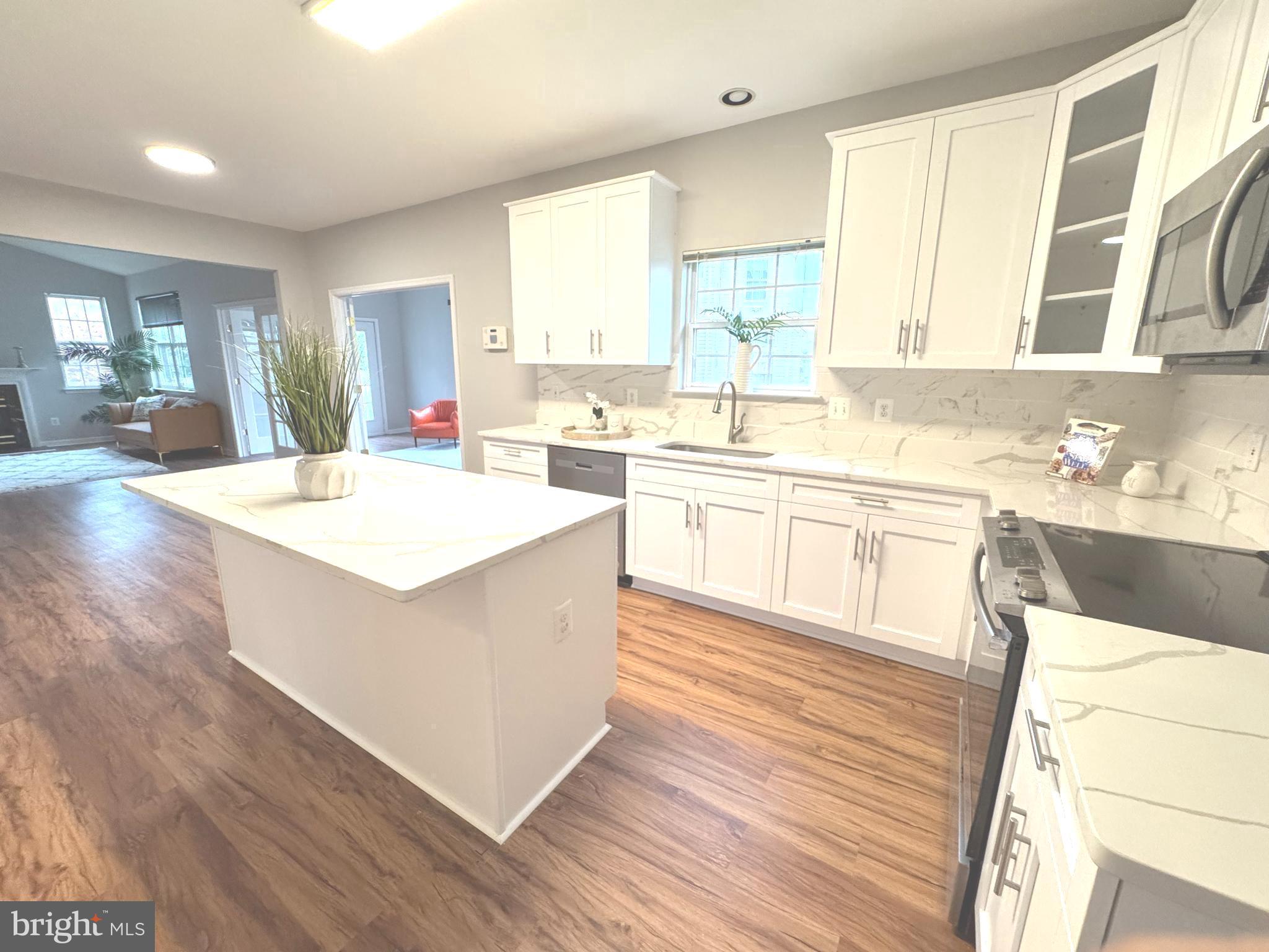 CROSSROADS MANOR - Residential