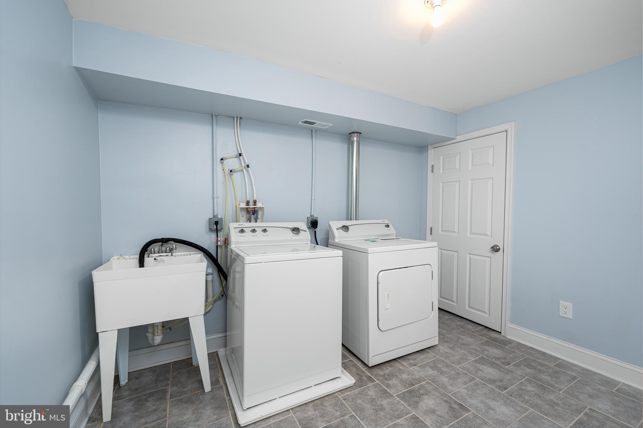 BIDDLE STREET - Residential Lease