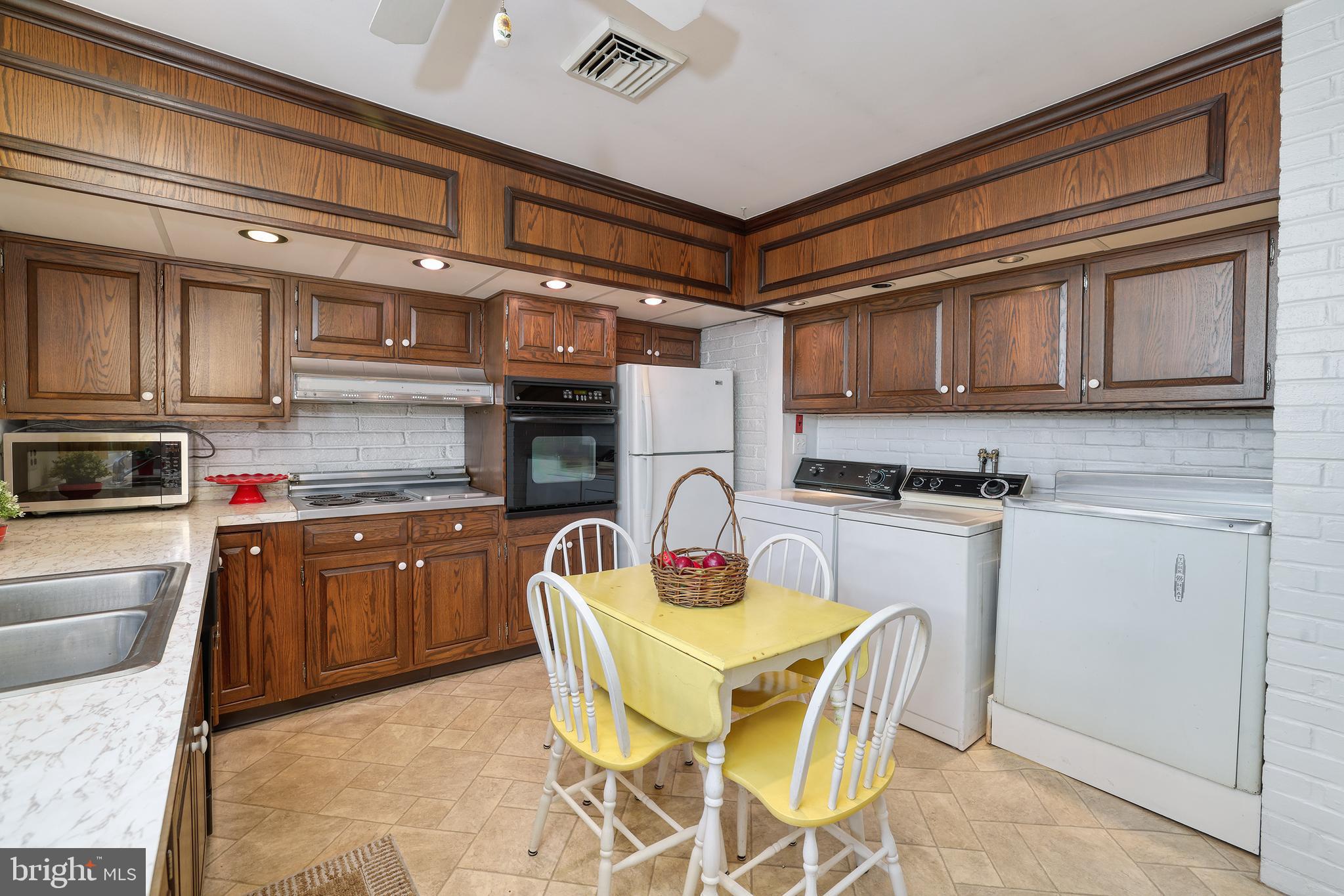 DOGWOOD HOLLOW - Residential