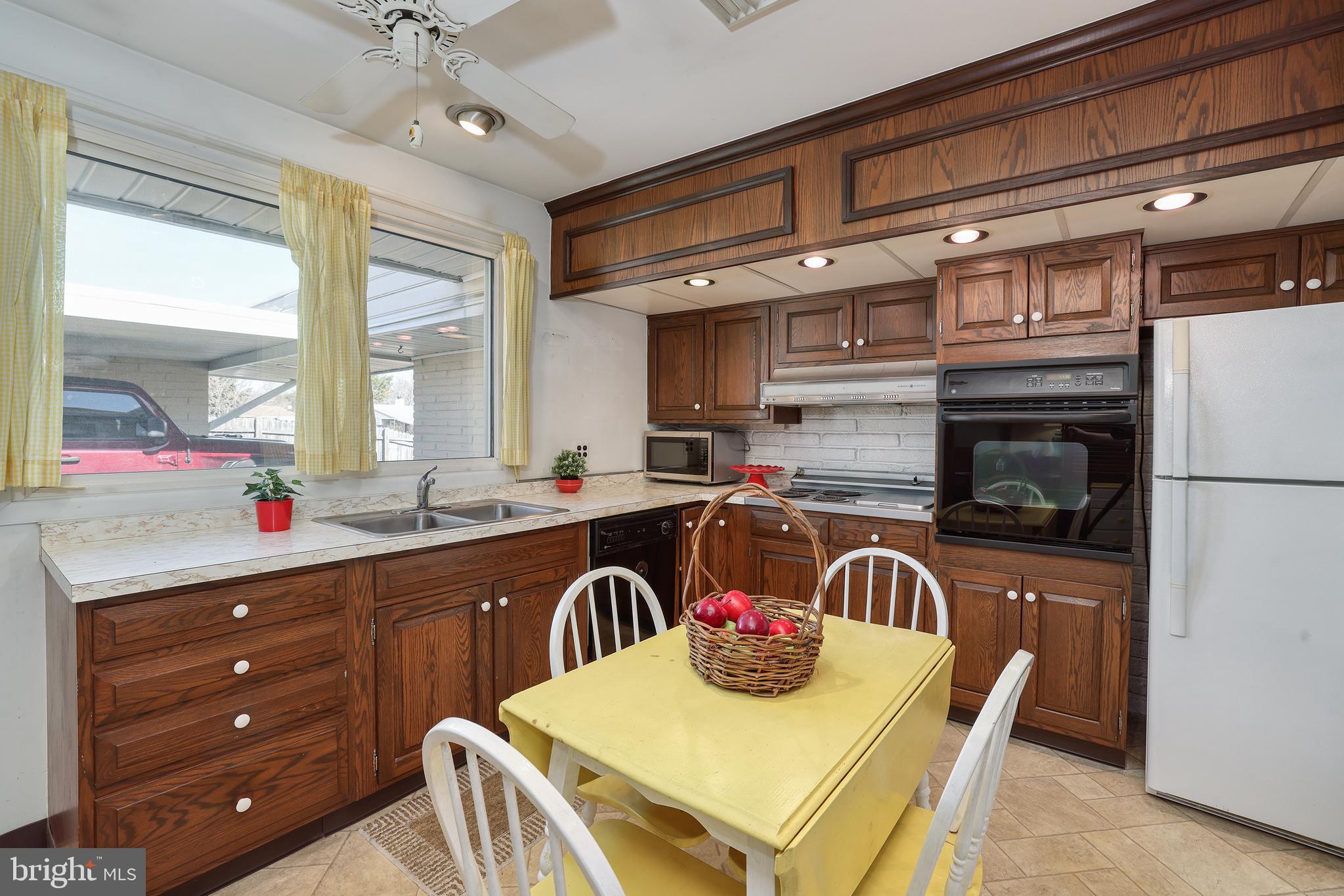 DOGWOOD HOLLOW - Residential