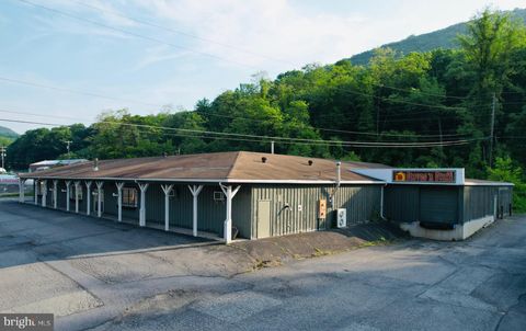 561 W PENN PIKE TAMAQUA PA 18252