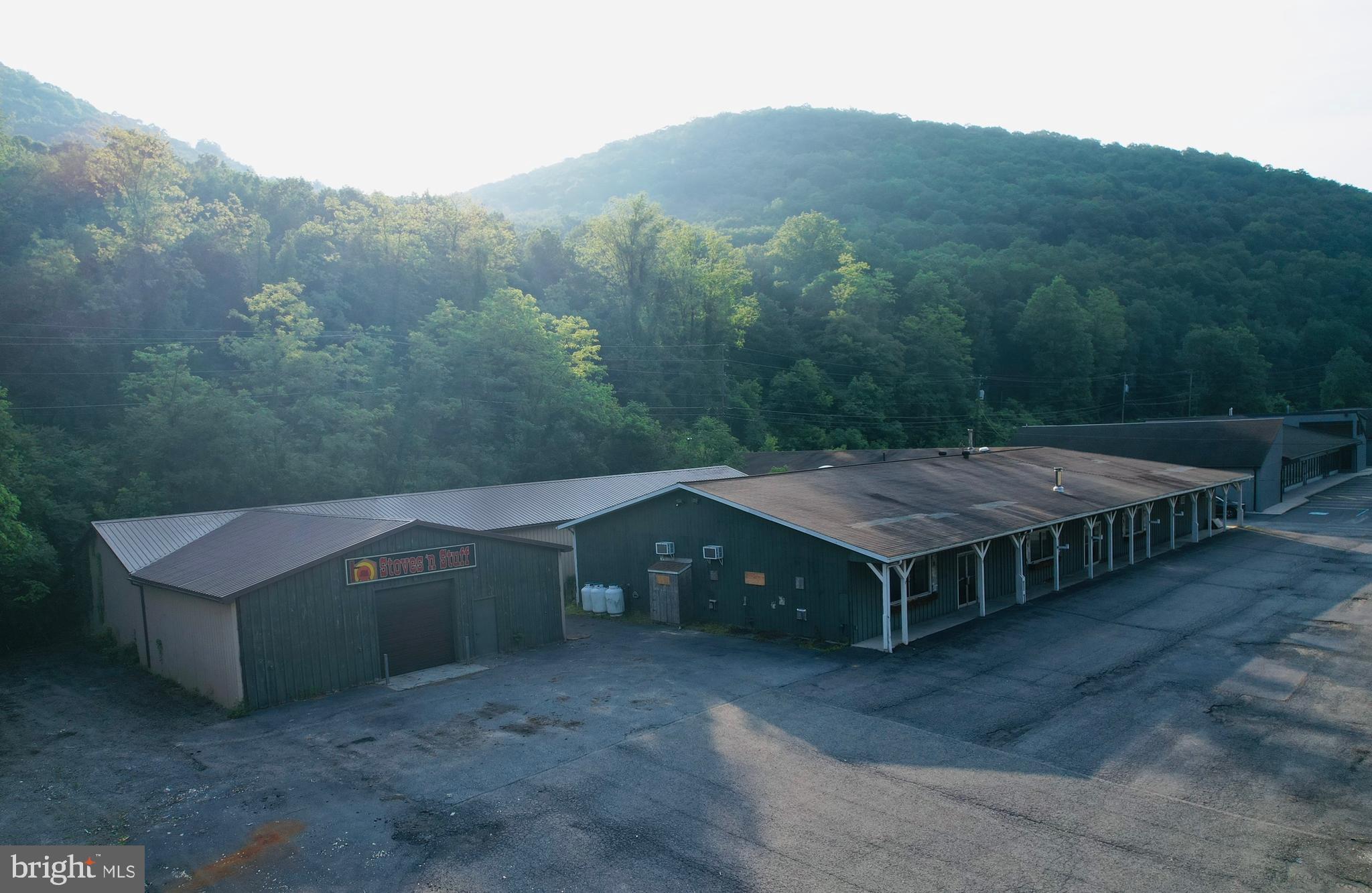 561 W PENN PIKE