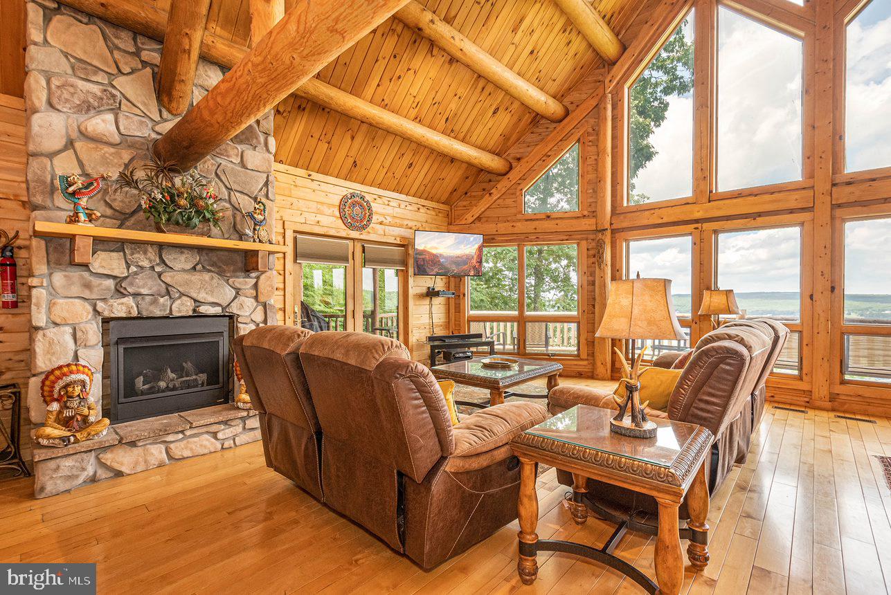 DEEP CREEK HIGHLANDS - Residential