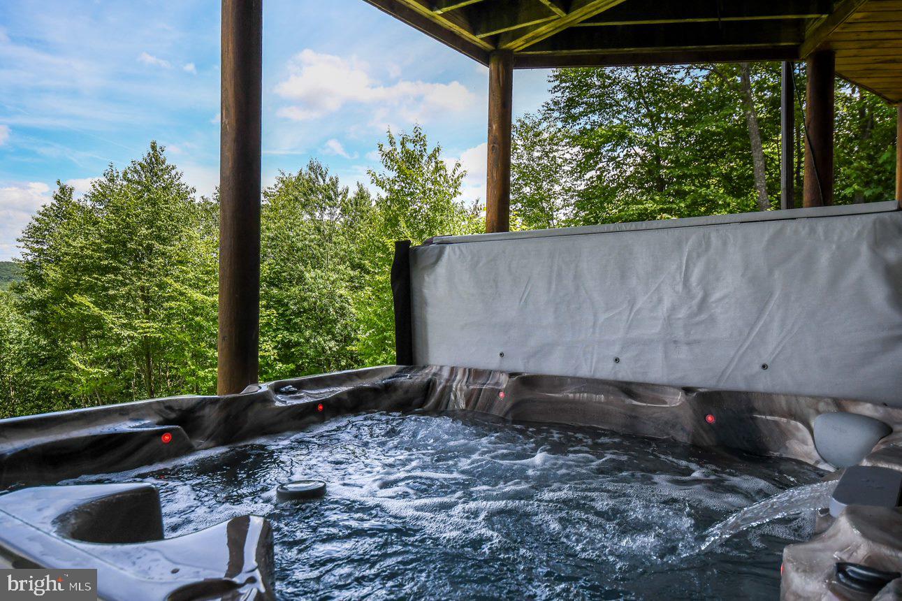 DEEP CREEK HIGHLANDS - Residential