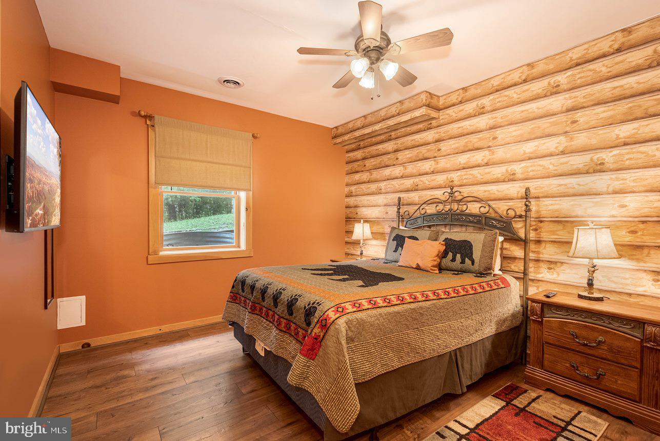 DEEP CREEK HIGHLANDS - Residential