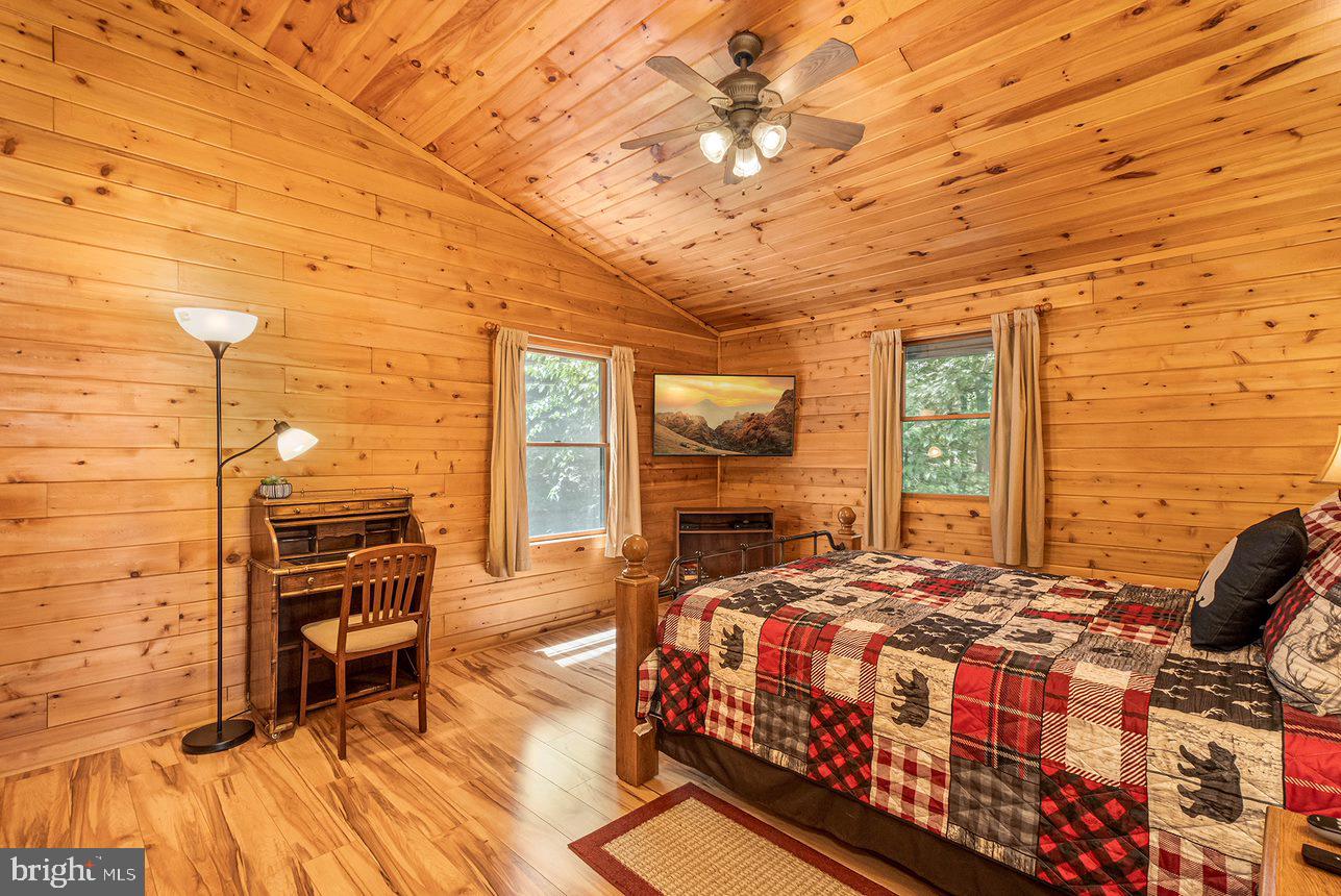 DEEP CREEK HIGHLANDS - Residential