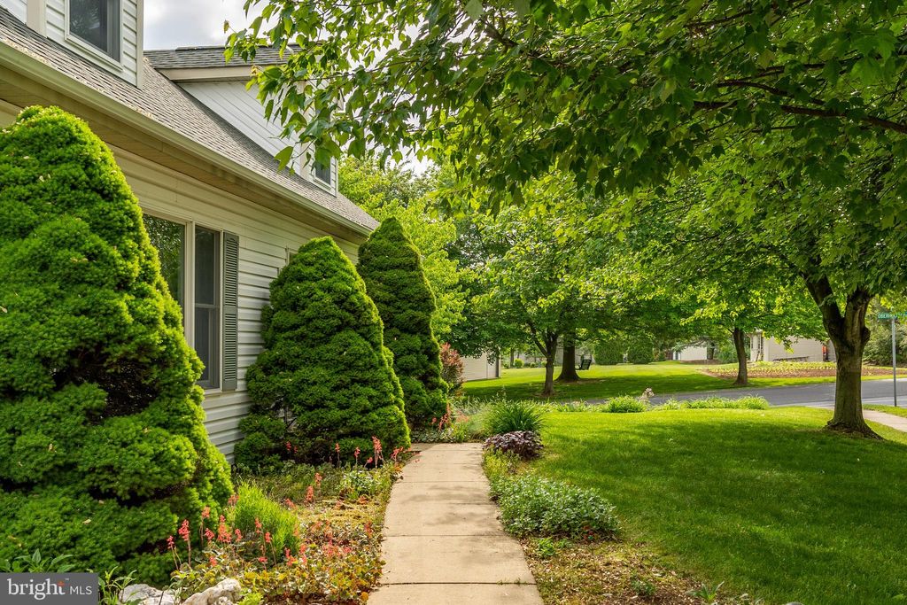 Photo of 222 ELSIE LN, DENVER, PA 17517 (MLS # PALA2035324)