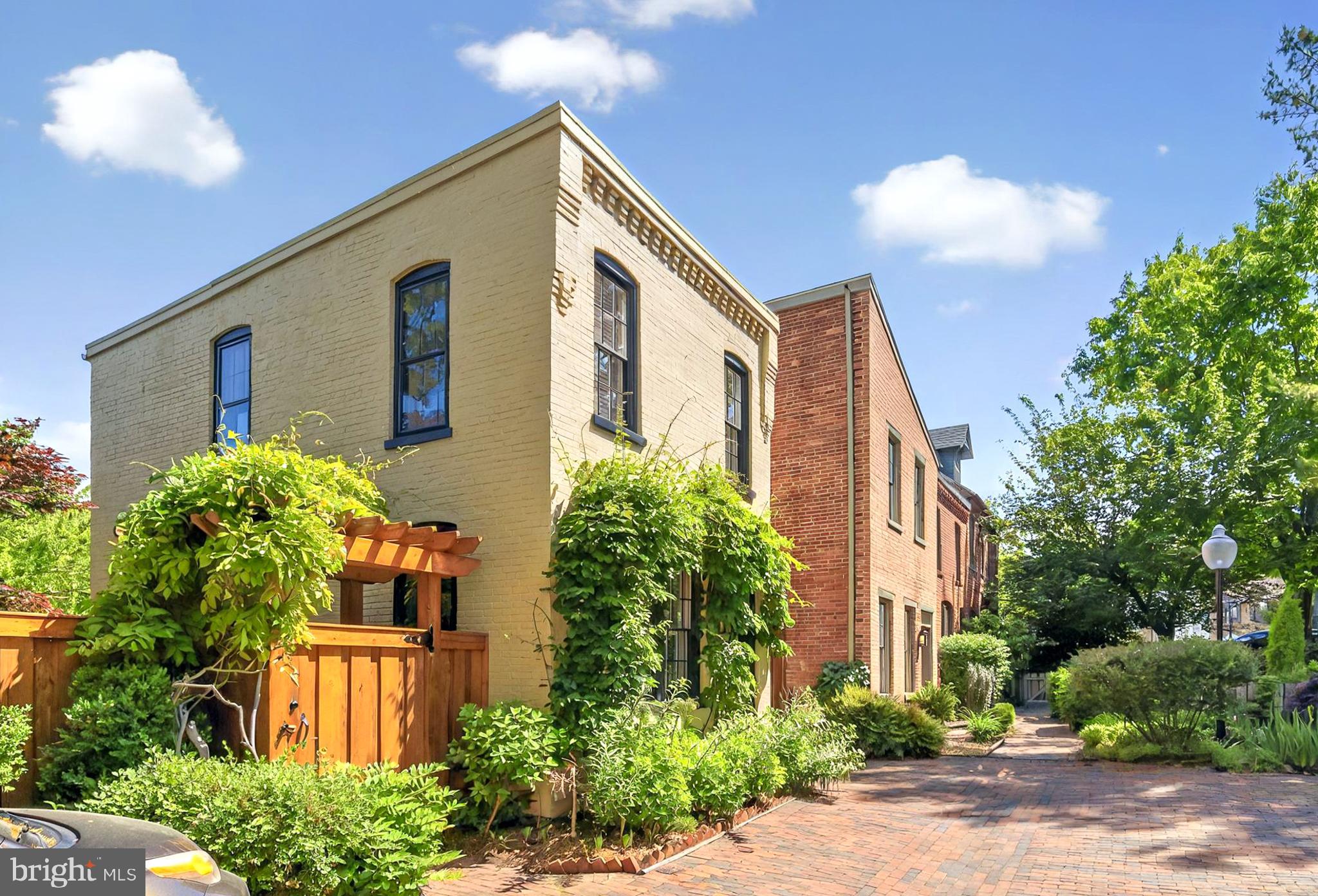 125 S DUKE STREET