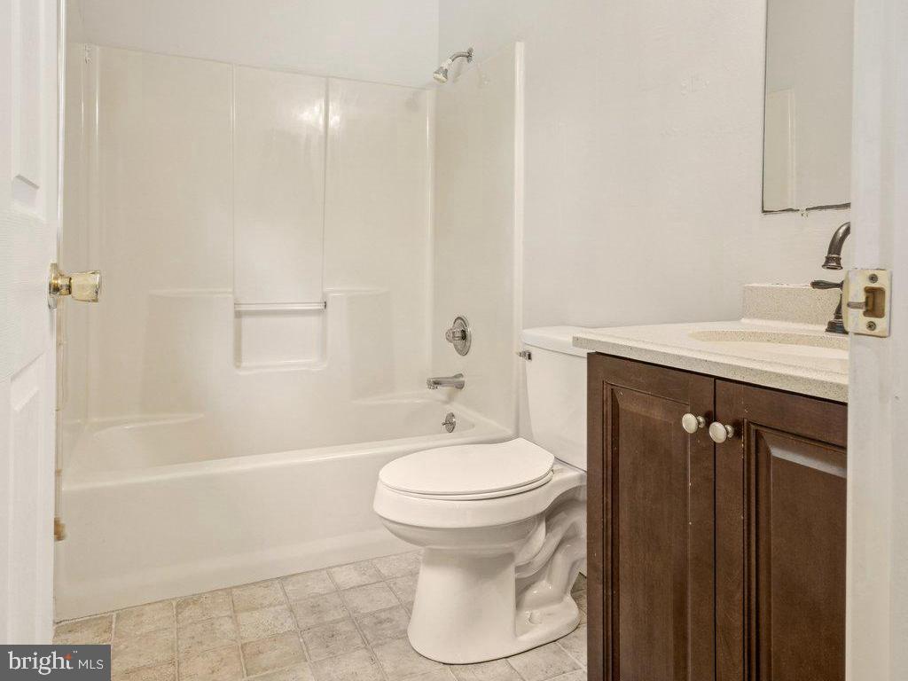 HICKORY RIDGE - Residential Lease