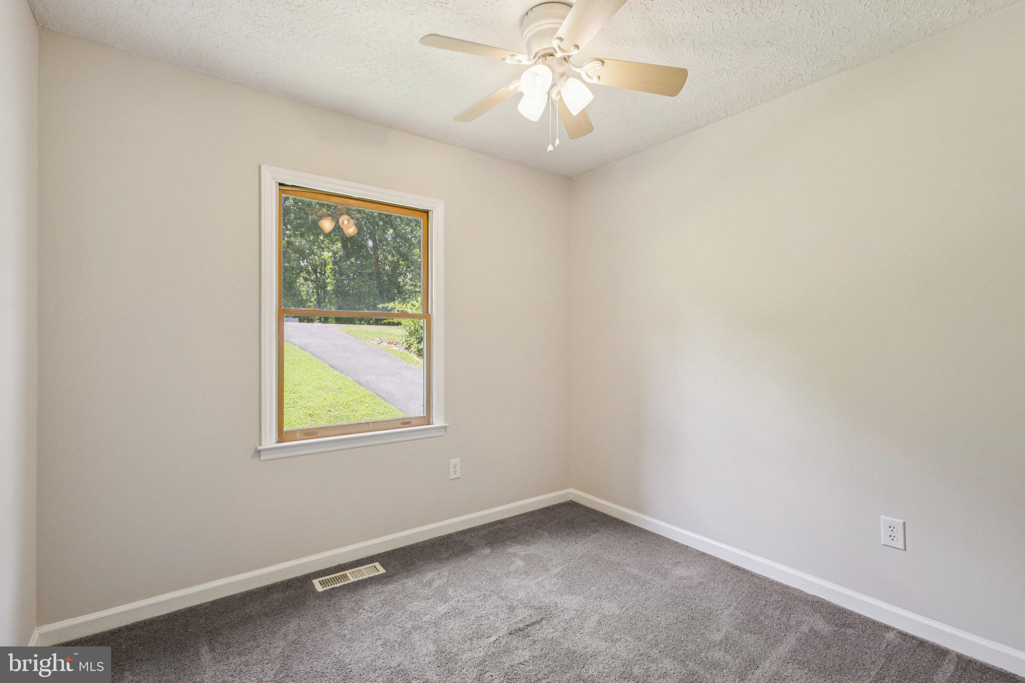 HICKORY RIDGE - Residential Lease