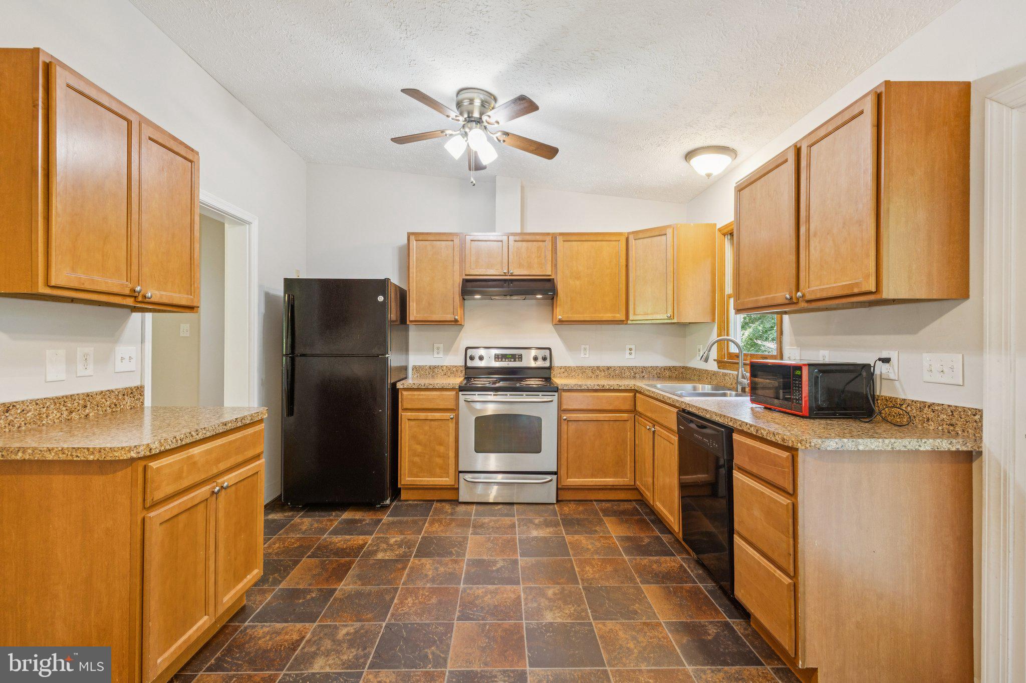 HICKORY RIDGE - Residential Lease