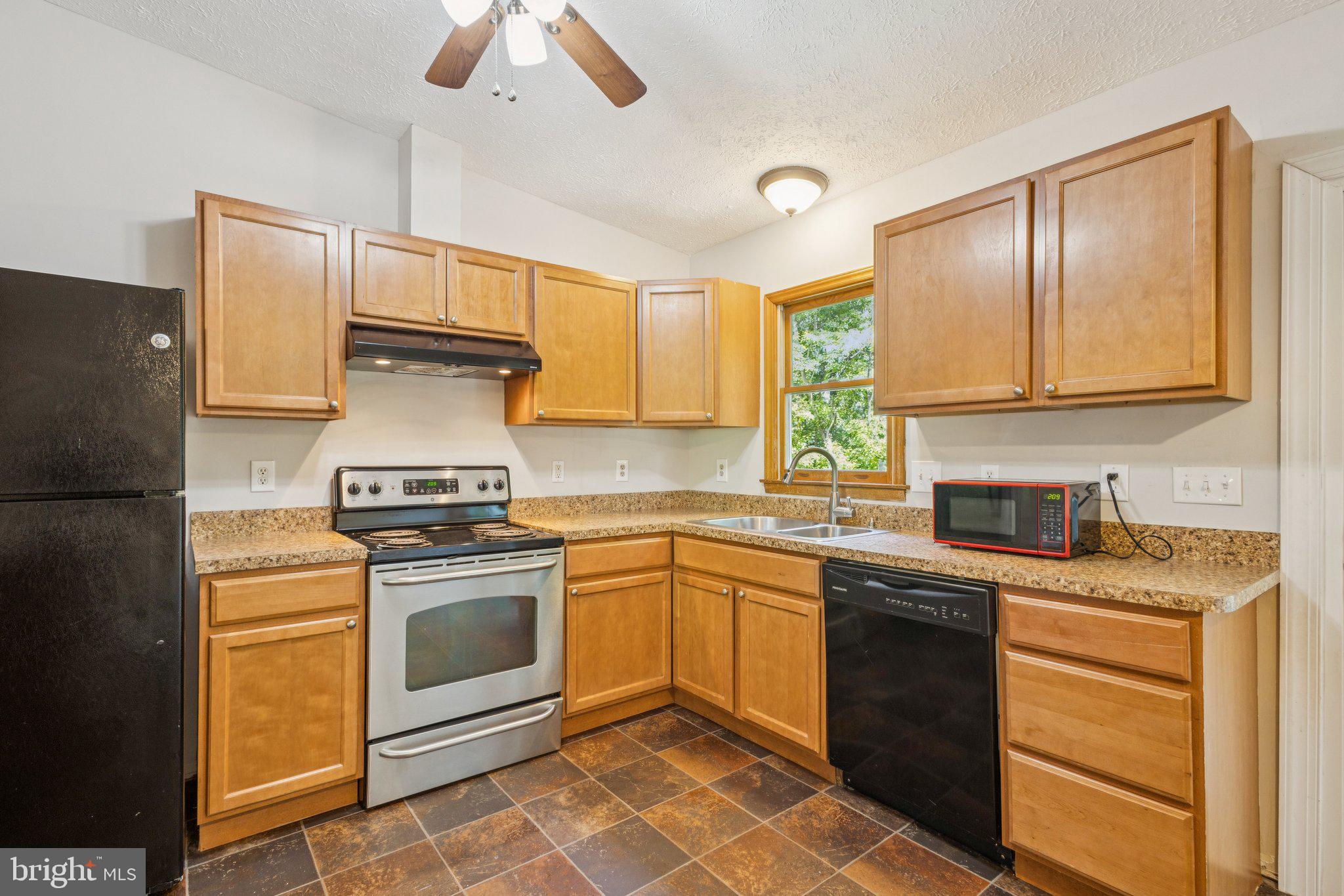 HICKORY RIDGE - Residential Lease