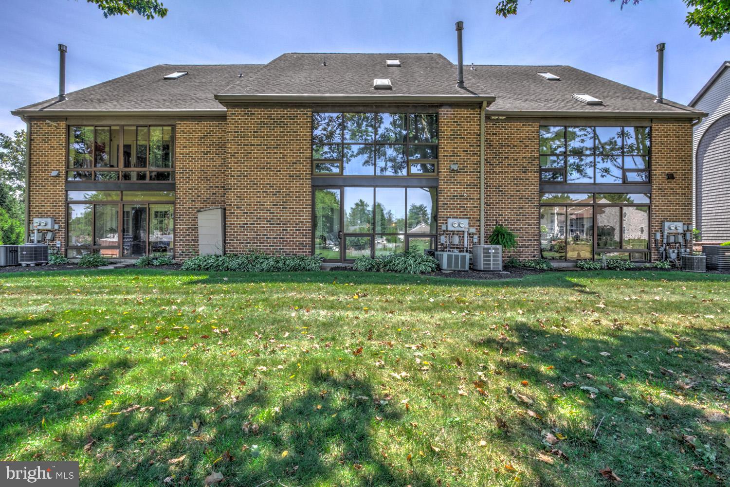 WINDSOR GARDENS - Residential