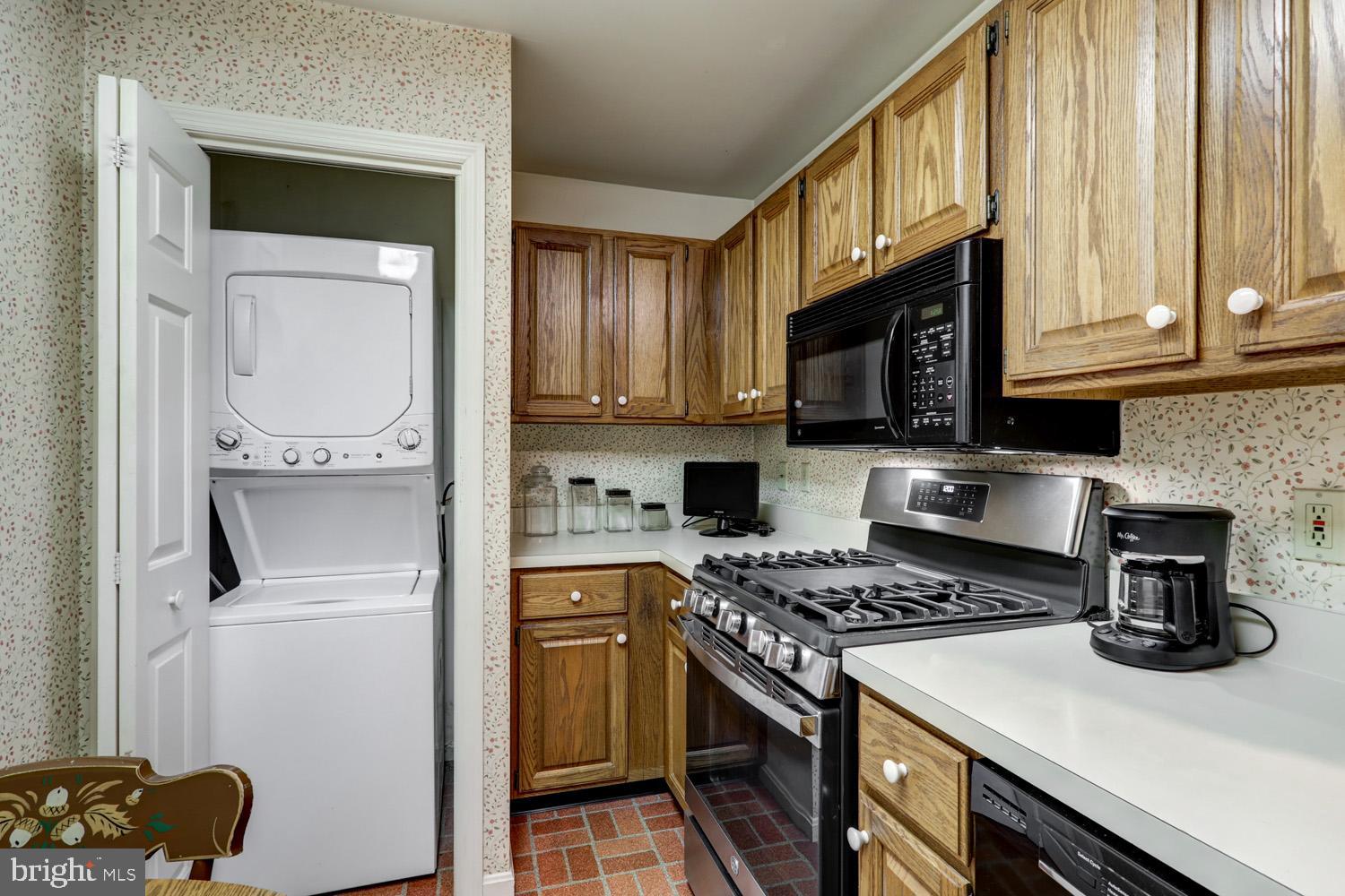 WINDSOR GARDENS - Residential