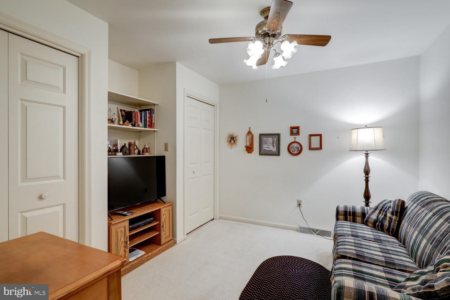 WINDSOR GARDENS - Residential