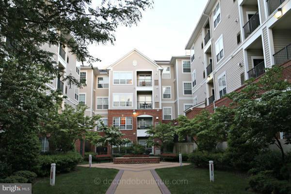 EXCHANGE AT VAN DORN - Residential Lease