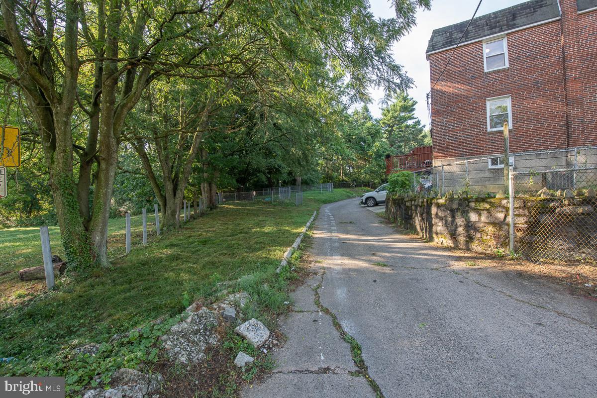 WALNUT HILL - Residential