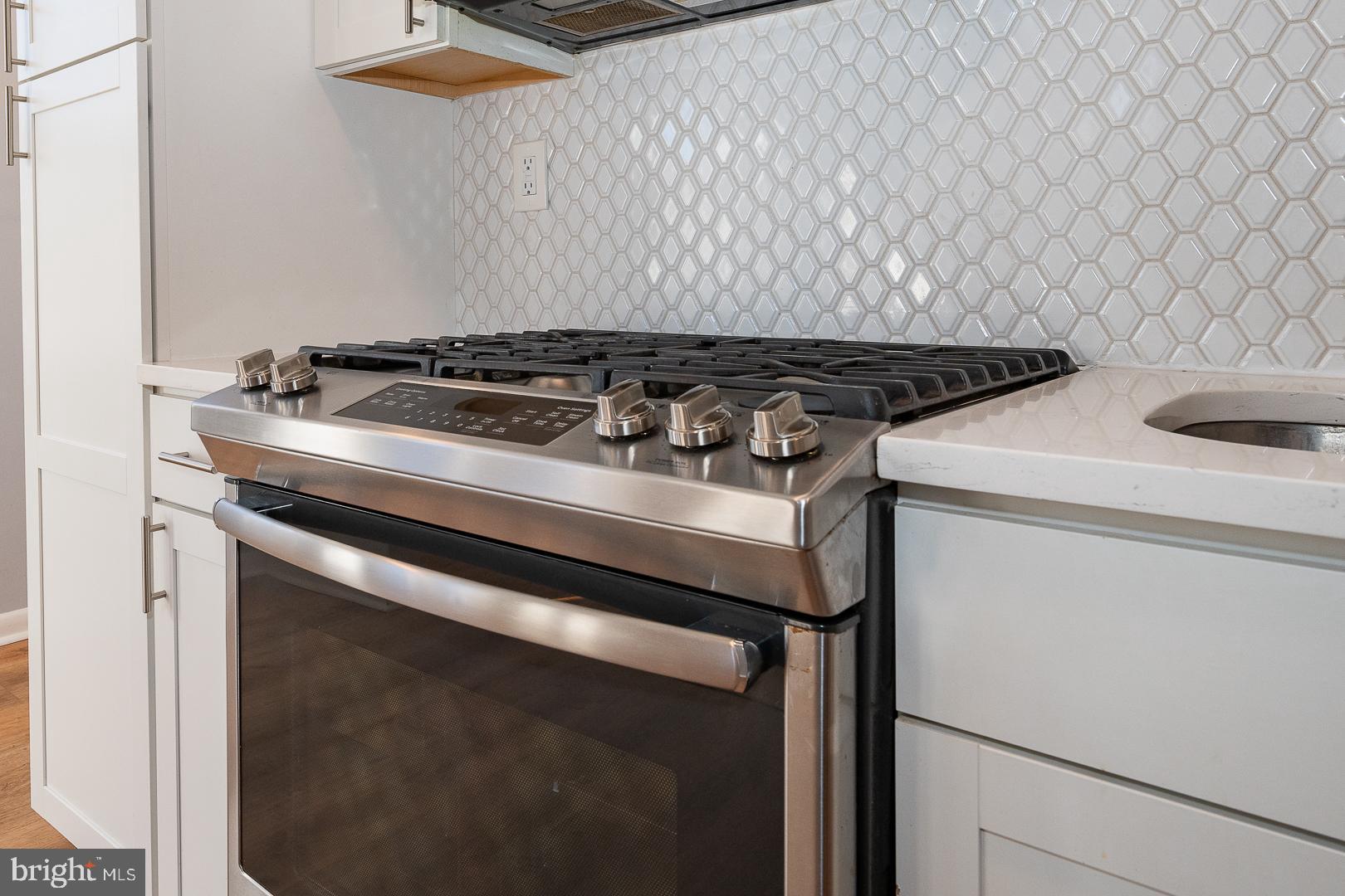 WALNUT HILL - Residential