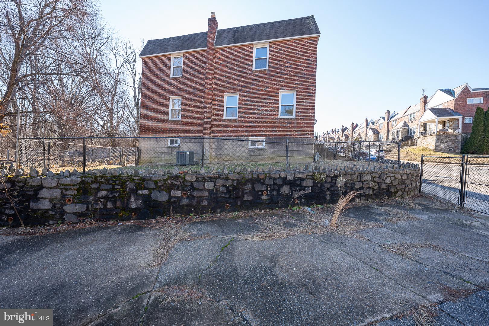 WALNUT HILL - Residential