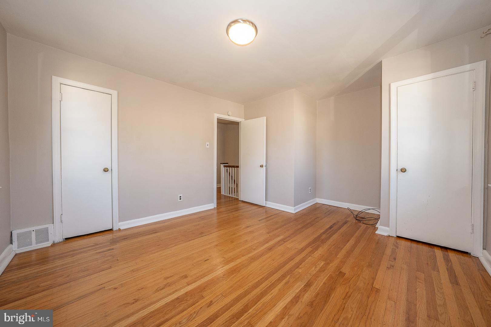 WALNUT HILL - Residential